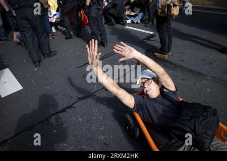 Netherlands, The Hague. September 26, 2023. A protest by climate activists on the A12. Action group Extinction Rebellion blocked the highway for the 18th day in a row in protest against government regulations that support the fossil industry. Photo: ANP / Hollandse-Hoogte / Ramon van Flymen netherlands out - belgium out Stock Photo