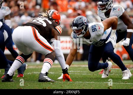 Tennessee Titans linebacker Rashad Weaver (99) comes off the field