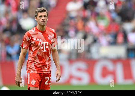 Thomas Mueller FC Bayern Munich FCB (25) warming up, training, Allianz Arena, Munich, Bavaria, Germany Stock Photo