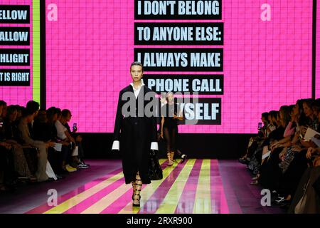 Paris, Frankreich. 26th Sep, 2023. DIOR Spring/Summer 2024 Runway during Paris Fashion Week on September 2023 - Paris; France 26/09/2023 Credit: dpa/Alamy Live News Stock Photo