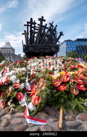 Denkmal für die im Osten Gefallenen und Ermordeten von Maksymilian Biskupski in Warschau. Das Denkmal erinnert an die Opfer der sowjetischen Invasion in Polen während des Zweiten Weltkriegs und der anschließenden Repressionen. Es wurde am 17. September 1995 eingeweiht./Monument to the Fallen and Murdered in the East by Maksymilian Biskupski in Warsaw. The monument commemorates the victims of the Soviet invasion of Poland during World War II and the subsequent repressions. It was inaugurated on September 17, 1995. snapshot-photography/K.M.Krause *** Monument to the Fallen and Murdered in the Stock Photo