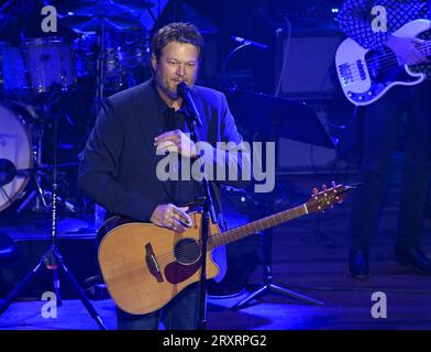 Nashville, USA. 26th Sep, 2023. Blake Shelton onstage at the Nashville Songwriter Awards 2023 held at the Ryman Auditorium on September 26, 2023 in Nashville, TN. © Tammie Arroyo/AFF-USA.com Credit: AFF/Alamy Live News Stock Photo