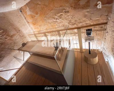 The tomb of Tutankhamun, with his mummified remains on display, Valley of the Kings, UNESCO World Heritage Site, Thebes, Egypt, North Africa, Africa Stock Photo