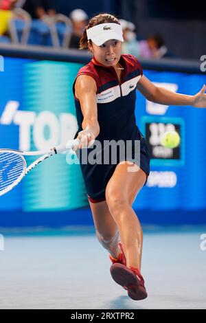 September 27, 2023, Tokyo, Japan: Mai HONTAMA (JPN) hits a return against Iga SWIATEK (POL) during their women's singles match of the Toray Pan Pacific Open Tennis Tournament 2023 at the Ariake Coliseum. The tournament is held from September 25 to October 1. (Credit Image: © Rodrigo Reyes Marin/ZUMA Press Wire) EDITORIAL USAGE ONLY! Not for Commercial USAGE! Stock Photo