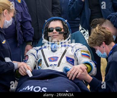 Zhezkazgan, Kazakhstan. 27 September, 2023. Expedition 69 Roscosmos cosmonaut Dmitri Petelin gives a thumbs up after landing aboard the Russian Soyuz MS-23 spacecraft, September 27, 2023 in Zhezkazgan, Kazakhstan. Roscosmos cosmonauts Sergey Prokopyev, Dmitri Petelin and NASA astronaut Frank Rubio returned after 371 days aboard the International Space Station.  Credit: Bill Ingalls/NASA/Alamy Live News Stock Photo