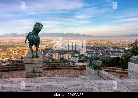 The Lions of Rhodes Memorial in Cape Town, overview over the city Stock Photo