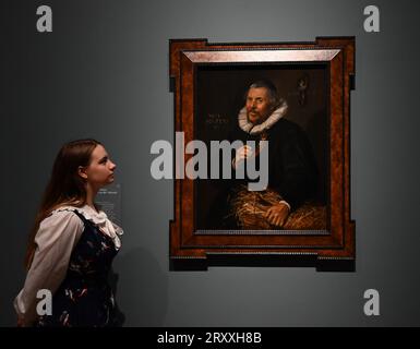 This exhibition, the first major retrospective of Hals in more than thirty years, means a new generation can discover why he deserves his place as one of the greatest painters in Western art.  Some 50 of Hals’s finest works will be brought together, including the exceptional first-ever loan of his most famous picture, ‘The Laughing Cavalier’ (1624), from the Wallace Collection.  large-group-portraits . From small works to large group portraits, genre scenes, and marriage portraits reunited for the first time from international collections, visitors will see the very best of his life’s work. Stock Photo