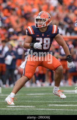 CHAMPAIGN, IL - SEPTEMBER 16: Illinois Fighting Illini Wide