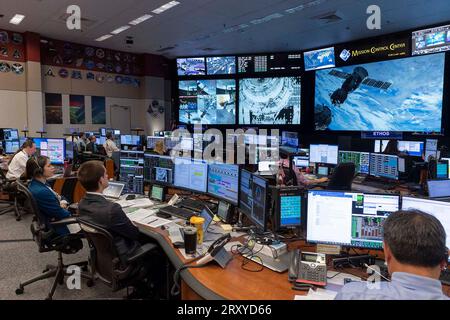 Houston, United States. 27 September, 2023. Johnson Space Center Mission Control monitors the undocking of the Russian Soyuz MS-23 spacecraft from the International Space Station, September 27, 2023 in Houston, Texas. The Soyuz capsule carried Roscosmos cosmonauts Sergey Prokopyev, Dmitri Petelin and NASA astronaut Frank Rubio back to Earth after 371 days aboard the International Space Station.  Credit: Bill Ingalls/NASA/Alamy Live News Stock Photo