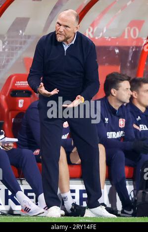 ENSCHEDE, NETHERLANDS - SEPTEMBER 27: Headcoach Joseph Oosting (FC Twente) looks on during the Eredivisie match of FC Twente and Vitesse at de Grolsch Stock Photo