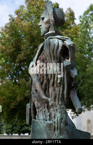 Statue Vincent van Gogh in Auvers-sur-Oise, made by the russian sculptor Ossip Zadkine Stock Photo