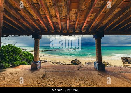 Mexique, etat de Quintana Roo, Playa del SecretoHotel, abandoned house Stock Photo