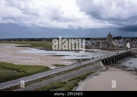 Luftaufnahme mit der Drohne von Portbail-sur-Mer in der Normandie / Frankreich Stock Photo