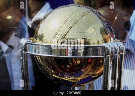 New Delhi, India. 28th Sep, 2023. View of the ICC World Cup 2023 trophy, during its tour, at the Arun Jaitley Stadium. The 2023 ICC Men's Cricket World Cup start from 5th October-19th November-2023. Ten national Cricket team will participate and the tournament will take place in ten different stadium in India. (Photo by Naveen Sharma/SOPA Images/Sipa USA) Credit: Sipa USA/Alamy Live News Stock Photo