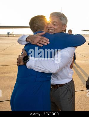 Houston, United States. 28th Sep, 2023. NASA astronaut Frank Rubio, left, embraces fellow astronaut Mark Vande Hei, right, upon arriving home to the Johnson Space Center at Ellington Field, September 28, 2023 in Houston, Texas. Rubio set a new American record for the 371 days in space beating the previous record set by Mark Vande Hei on the International Space Station. Credit: Robert Markowitz/NASA/Alamy Live News Stock Photo