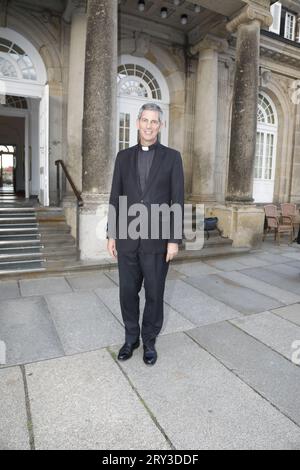 Pater Paolo von Habsburg beim Sektempfang anlässlich der Trauung von Maria Teresita Prinzessin von Sachsen und Graf Beryl Alexandre de Saporta im 'Ita Stock Photo