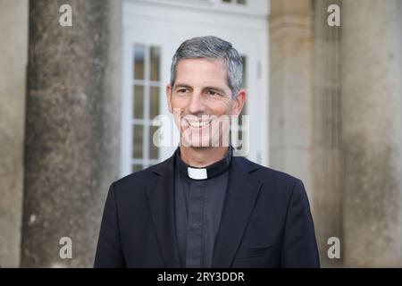 Pater Paolo von Habsburg beim Sektempfang anlässlich der Trauung von Maria Teresita Prinzessin von Sachsen und Graf Beryl Alexandre de Saporta im 'Ita Stock Photo