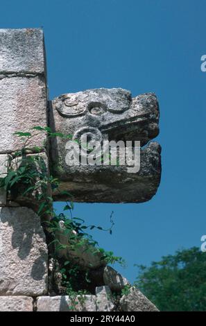 Snake head at the temple of Venus, Chichen Itza, Yucatan, Mexico Stock Photo