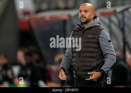 Alkmaar, Netherlands. 28th Sep, 2023. ALKMAAR, NETHERLANDS - SEPTEMBER 28: head coach Pascal Jansen of AZ during the Dutch Eredivisie match between AZ and Heracles Almelo at AFAS Stadion on September 28, 2023 in Alkmaar, Netherlands. (Photo by Patrick Goosen/Orange Pictures) Credit: dpa/Alamy Live News Stock Photo