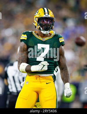 Green Bay Packers linebacker Quay Walker (7) signals during an NFL football  against the Tennessee Titans Thursday, Nov. 17, 2022, in Green Bay, Wis.  (AP Photo/Jeffrey Phelps Stock Photo - Alamy