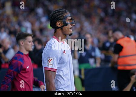 Barcelona, Esp. 29th Sep, 2023. FC BARCELONA vs SEVILLA FC September 29, 2023 Badé (22) of Sevilla FC the match between FC Barcelona and Sevilla FC corresponding to the eighth day of La Liga EA Sports at Olimpic Stadium Lluis Companys of Montjuïc in Barcelona, Spain. Credit: rosdemora/Alamy Live News Stock Photo