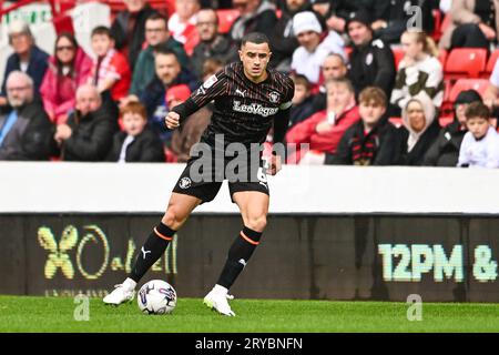 Oliver Norburn #6 of Blackpool in action during the Sky Bet League 1 match Barnsley vs Blackpool at Oakwell, Barnsley, United Kingdom, 30th September 2023  (Photo by Craig Thomas/News Images) Stock Photo