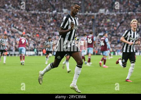 Newcastle United's Alexander Isak celebrates his goal during the Premier League match between Newcastle United and Burnley at St. James's Park, Newcastle on Saturday 30th September 2023. (Photo: Michael Driver | MI News) Credit: MI News & Sport /Alamy Live News Stock Photo