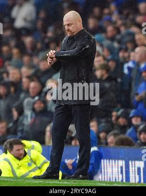 Everton manager Sean Dyche checks his watch following during the Premier League match at Goodison Park, Liverpool. Picture date: Saturday September 30, 2023. Stock Photo