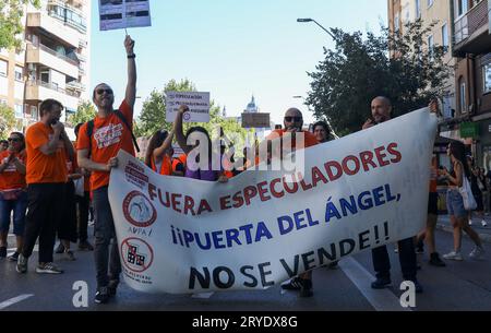 Madrid, Spain. 30th Sep, 2023. Protesters hold a banner during the demonstration. The residents of the Madrid neighborhood of Puerta del Angel have demonstrated for another week on the streets denouncing real estate speculation, the vulture funds that are taking over the neighborhood and the gentrification that is making life in the popular neighborhood increasingly more expensive. Credit: SOPA Images Limited/Alamy Live News Stock Photo