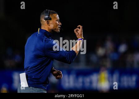 Durham, NC, USA. 30th Sep, 2023. Notre Dame Fighting Irish head coach Marcus Freeman calls over one of his players during the second quarter against the Duke Blue Devils in the ACC Football matchup at Wallace Wade Stadium in Durham, NC. (Scott Kinser/CSM). Credit: csm/Alamy Live News Stock Photo