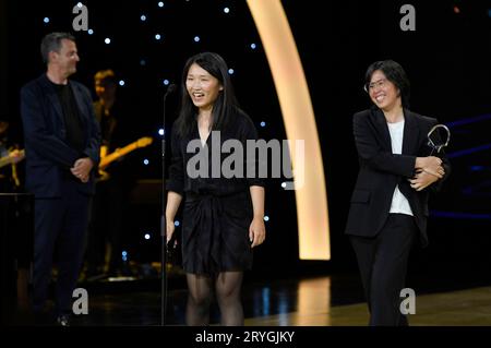 Christian Petzold, Peng Tzu-Hui und Ping-Wen Wang bei der Preisverleihung auf dem 71. Internationalen Filmfestival San Sebastian/Festival Internacional de Cine de San Sebastian im Kursaal. San Sebastian, 30.09.2023 *** Christian Petzold, Peng Tzu Hui and Ping Wen Wang at the award ceremony at the 71 San Sebastian International Film Festival Festival Internacional de Cine de San Sebastian at the Kursaal San Sebastian, 30 09 2023 Foto:xC.xNiehausx/xFuturexImagex preisverleihung 3921 Credit: Imago/Alamy Live News Stock Photo