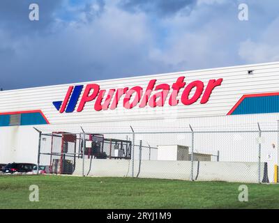 Calgary, Alberta, Canada. Feb 13, 2023. A Purolator facility loading truck zone. Stock Photo