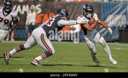 Chicago Bears defensive tackle Justin Jones (93) reacts against