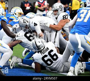 Las Vegas Raiders quarterback Aiden O'Connell (4) passes the ball ...