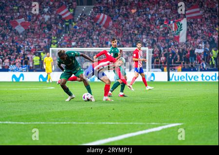 Madrid, Madrid, Spain. 1st Oct, 2023. Antoine Griezmann (Atletico Madrid) in action against Rominigue Kouame (Cadiz) during the football match of Spanish championship La Liga EA Sports between Atletico Madrid vs Cadiz played at Metropolitano stadium on October 01, 2023 in Madrid, Spain (Credit Image: © Alberto Gardin/ZUMA Press Wire) EDITORIAL USAGE ONLY! Not for Commercial USAGE! Stock Photo