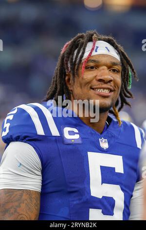 Indianapolis Colts quarterback Anthony Richardson (5) is lead the the ...