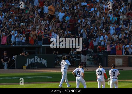 Detroit Tigers fans give Miguel Cabrera standing ovation in final week