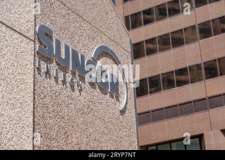 Calgary, Alberta, Canada. Jun 4, 2023. Close up to the Suncor Energy Center building in the background. Stock Photo