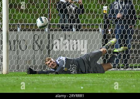 goalkeeper Beau Reus (12) of SK Beveren pictured during a soccer game between KMSK Deinze and Waasland SK Beveren during the 7 th matchday in the Challenger Pro League 2023-2024 season ,  on  Monday 29 September 2023  in Deinze , Belgium . PHOTO SPORTPIX | David Catry Stock Photo