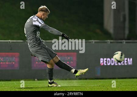 goalkeeper Beau Reus (12) of SK Beveren pictured during a soccer game between KMSK Deinze and Waasland SK Beveren during the 7 th matchday in the Challenger Pro League 2023-2024 season ,  on  Monday 29 September 2023  in Deinze , Belgium . PHOTO SPORTPIX | David Catry Stock Photo