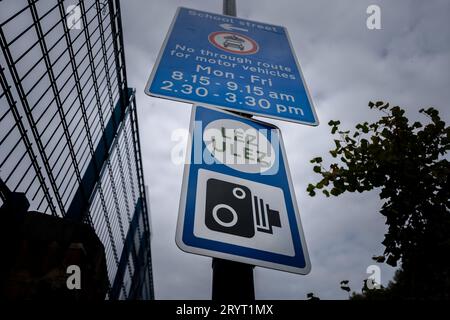 Signage displaying: Low Emission Zone (LEZ) and Ultra Low Emission Zone (ULEZ) in Honor Oak, Lewisham, Zone 3, London, UK. Stock Photo