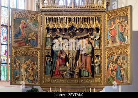 Smaller Gothic winged altar around 1450 miner's altar in Late Gothic Katholische Pfarrkirche Maria Himmelfahrt (Maria am Berg) (Catholic Parish Church Stock Photo