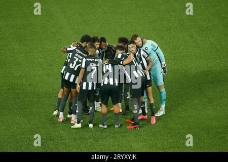 Rio de Janeiro, Brazil. 02nd Oct, 2023. Players of Botafogo before the match between Botafogo and Goias, for the Brazilian Serie A 2023, at Nilton Santos Stadium, in Rio de Janeiro on October 02. Photo: Satiro Sodré/DiaEsportivo/Alamy Live News Credit: DiaEsportivo/Alamy Live News Stock Photo