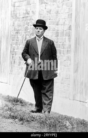 M an in bowler hat Black and White Stock Photos Images Alamy