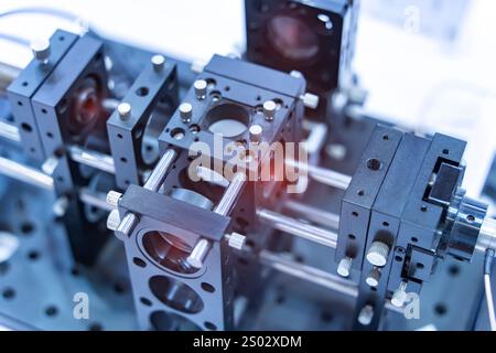 Experiment with lens device in optical laboratory Stock Photo - Alamy