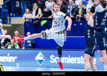 Elias Ellefsen a Skipagotu (THW Kiel, #71) GER, THW Kiel vs. HC ...