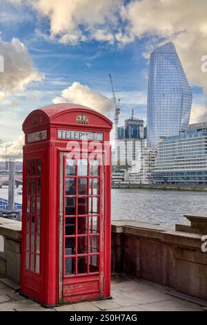 Blackfriars, Bankside building, Temple, Thames River, London, England, UK Stock Photo