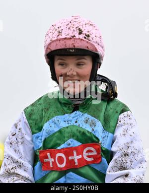 Newbury, UK. 28th Dec, 2024. Isabel Williams returns to the winners enclosure after winning the 12.05 at Newbury Racecourse, Newbury Picture by Paul Blake/Alamy Sports News Stock Photo