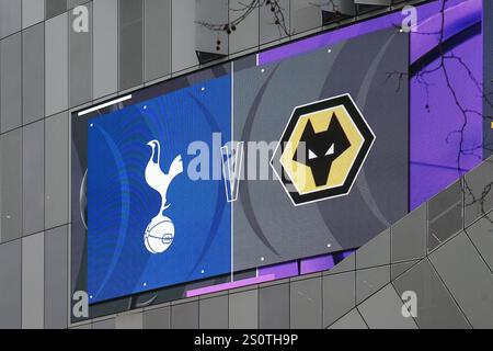 29th December 2024; Tottenham Hotspur Stadium, London, England; Premier League Football, Tottenham Hotspur versus Wolverhampton Wanderers; Big screen outside of the stadium showing Tottenham Hotspur and Wolverhampton Wanderers crests. Stock Photo