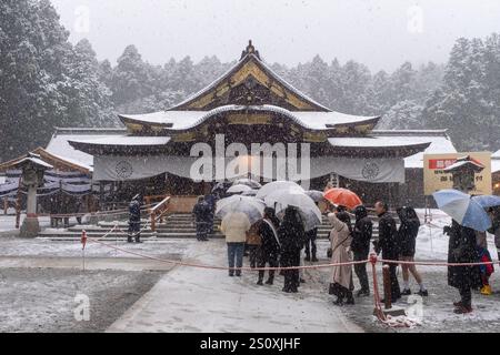 Yahiko, Japan. 07th Jan, 2024. People gather for prayers in Yahiko Shrine on Sunday, Jan. 07, 2024, in Yahiko, Niigata, Japan. (Yichuan Cao/Sipa USA) Credit: Sipa USA/Alamy Live News Stock Photo